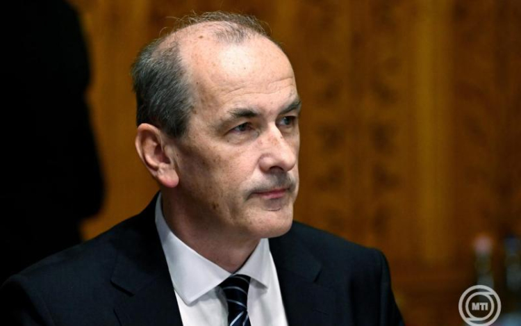 Hegedűs Zsolt: szeptembertől nyilvánosan is elérhetők lesznek az egészségügyi ellátással összefüggő fertőzések intézményi adatai