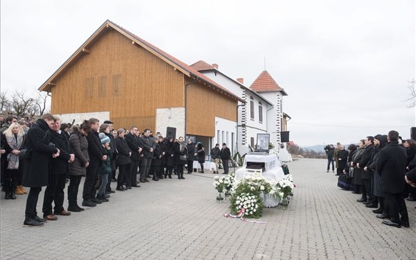 Kedvenc dalával indították utolsó útjára Kallós Zoltánt